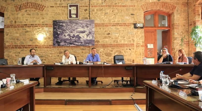 Δημοτικό Συμβούλιο Βέροιας: Έργα, δρόμοι, αποκατάσταση κτιρίων, παιδικές χαρές, ηλεκτρονικά ποδήλατα, ΔΕΥΑΒ, στα προ ημερήσιας