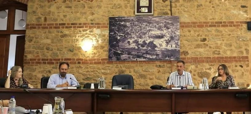 Στην συνεδρίαση λογοδοσίας της δημοτικής Αρχής Μονοδρόμηση Μητροπόλεως, ανάδειξη ρωμαϊκής οδού, κυκλοφοριακή μελέτη, βιολογικοί, καθαριότητα, Τριπόταμος, αδέσποτα, μεταξύ των θεμάτων -Τι απάντησε η διοίκηση και οι αρμόδιοι αντιδήμαρχοι