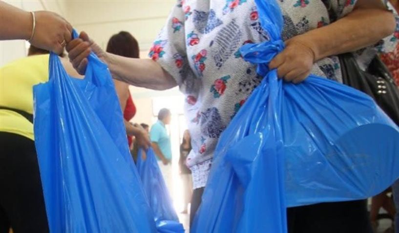 Διανομή χυμών σε πολύτεκνους και τρίτεκνους στη Νάουσα