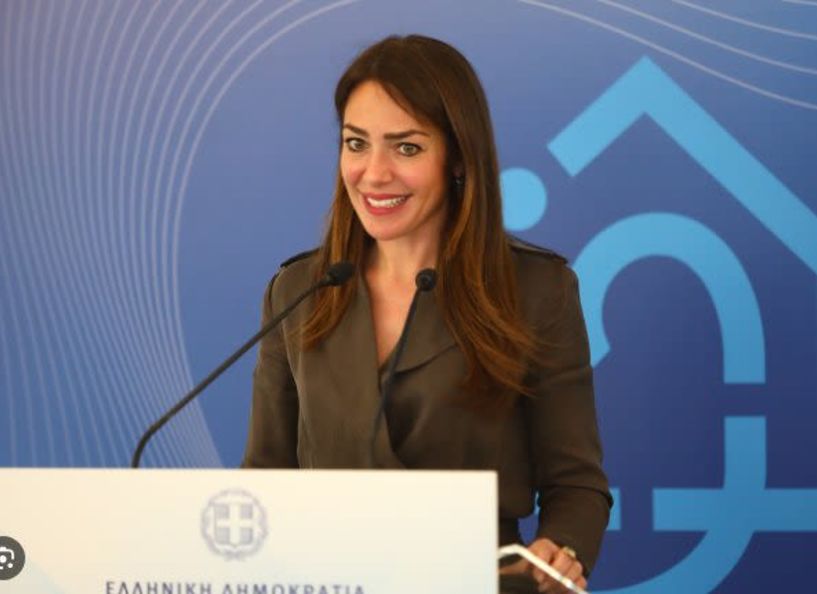 Δόμνα Μιχαηλίδου:  «Χρηματοδοτούμε  με 200 εκατ. ευρώ τον μισθό 25.000 νέων στις πρώτες τους δουλειές»