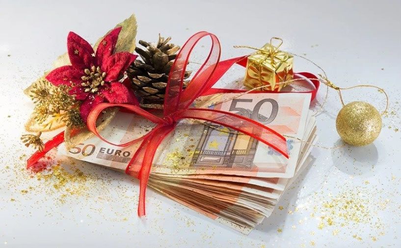 Νωρίτερα στους λογαριασμούς, συντάξεις, δώρο Χριστουγέννων και επιδόματα