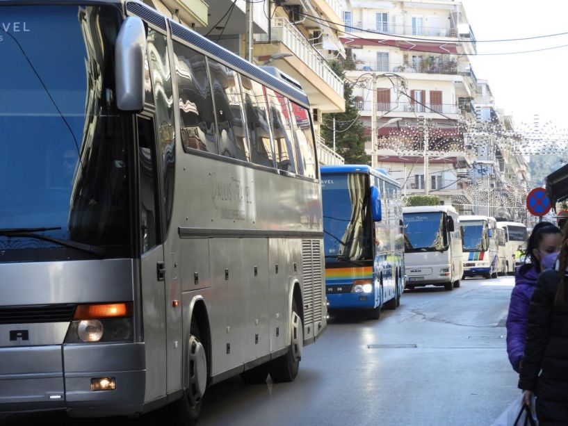 Βέροια: Πορεία διαμαρτυρίας με 30 λεωφορεία το πρωί από τους τουριστικούς πράκτορες -Τι ζητούν από την Πολιτεία