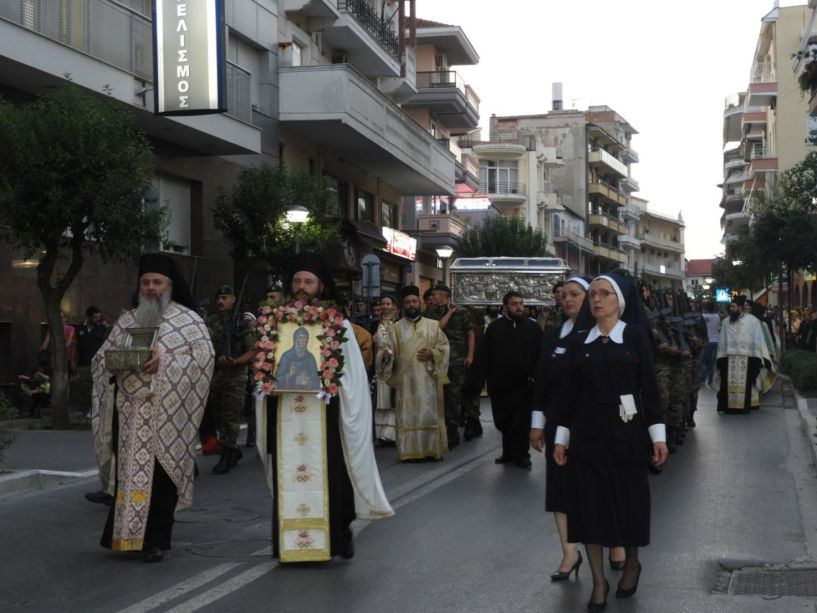 Πλήθος πιστών στην λιτανεία για την γιορτή του Αγίου Αντωνίου του νέου, του Βεροιέως - Βίντεο