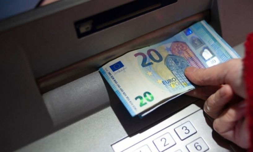 Πληρωμές ΕΦΚΑ – ΔΥΠΑ: Ποιοι πάνε ταμείο από εβδομάδα