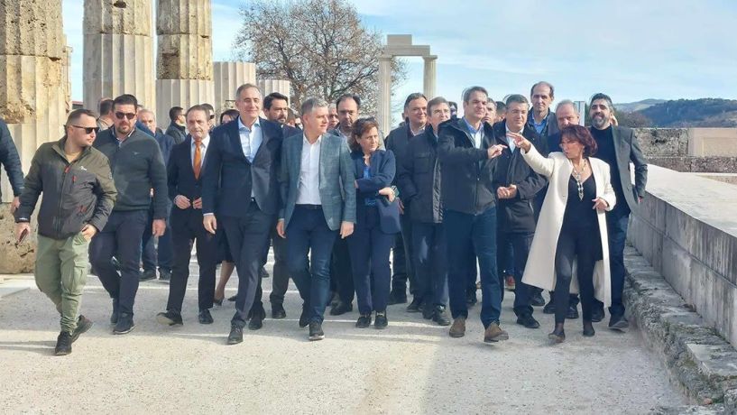 Χθες από τον Κυριάκο Μητσοτάκη: Εγκαινιάστηκε και παραδίδεται στο παγκόσμιο κοινό, ο «Παρθενώνας της Μακεδονίας», το αναστηλωμένο ανάκτορο του Φιλίππου Β’ στις Αιγές -Πρωθυπουργός και υπουργοί ξεναγήθηκαν από την Αγγελική Κοτταρίδη και δήλωσαν εντυπωσιασμ