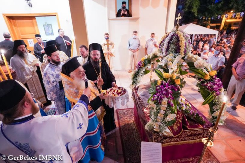 Με λαμπρότητα τα Εγκώμια της Υπεραγίας Θεοτόκου στη Νάουσα