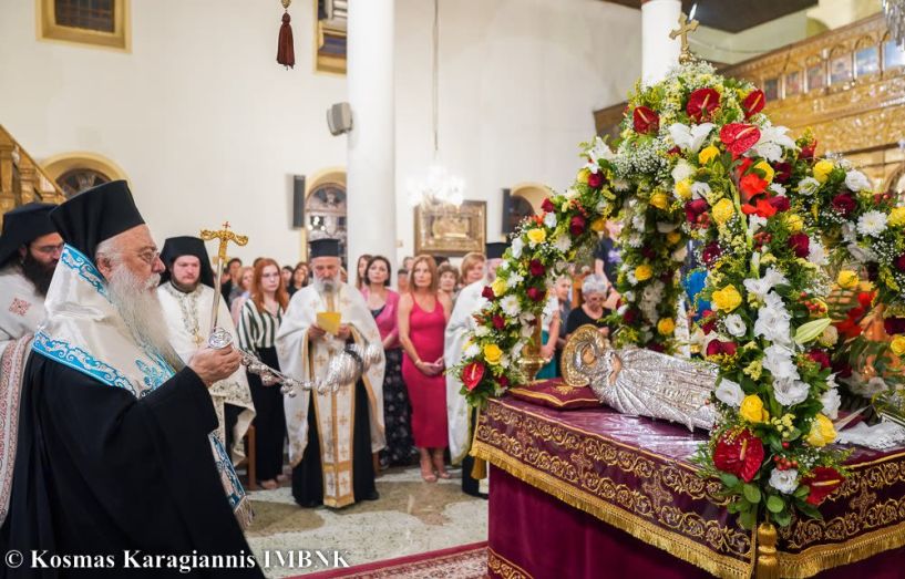 Πλήθος πιστών στον Επιτάφιο της Παναγίας στη Νάουσα (Φωτογραφίες και Βίντεο)