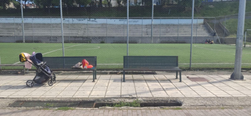 Κάποιοι πήραν τη σχάρα και άφησαν την τρύπα στο φρεάτιο