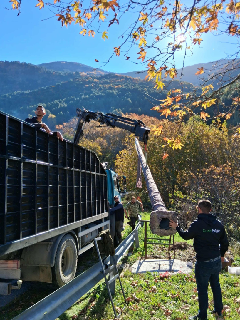 Φωτοβολταϊκές κολώνες στις εισόδους  των Ριζωμάτων