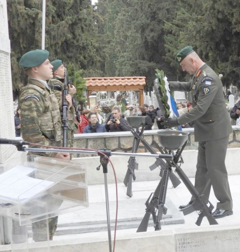 Με κατάθεση στεφάνου  στο μνημείο πεσόντων,  αποχαιρέτησε  και την θητεία του στη Βέροια ο Σαράντης Τυλιγαδάς  - Την 1η Μεραρχία αναλαμβάνει  ο υποστράτηγος Νικόλαος Γιαννόπουλος