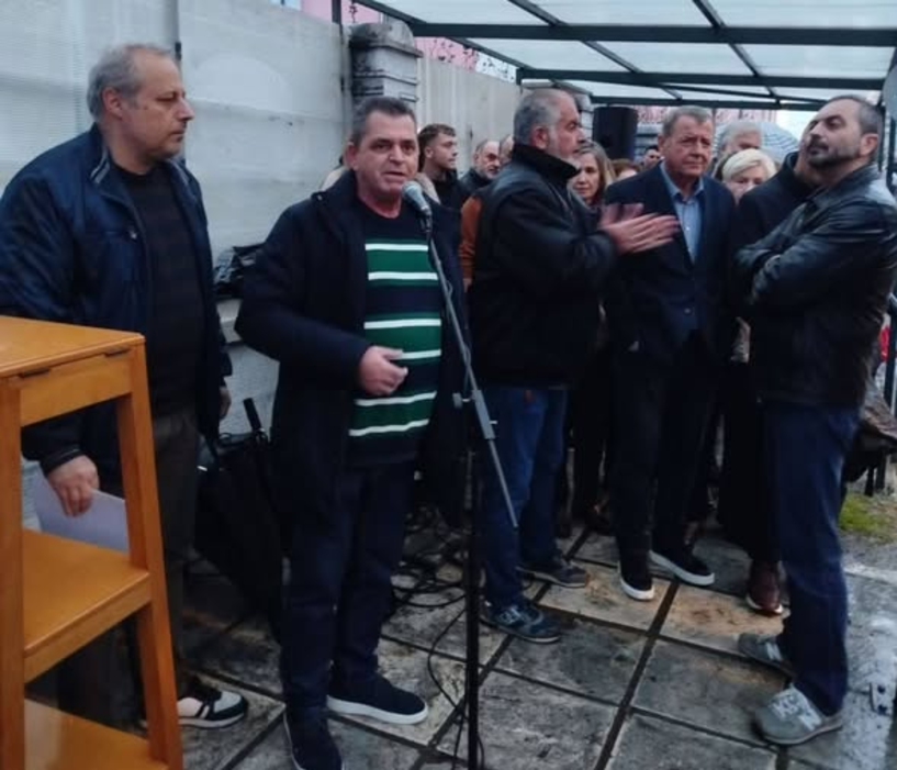 Παρά τη βροχή, διατράνωσαν το παλλαϊκό αίτημα αυτονόμησης του Νοσοκομείου Νάουσας