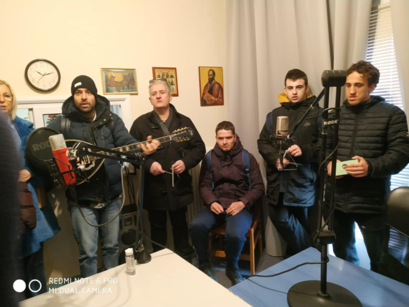 Χριστουγεννιάτικη εξόρμηση με κάλαντα και ευχές από τα παιδιά του Ε.Ε.Ε.ΕΚ. Βέροιας