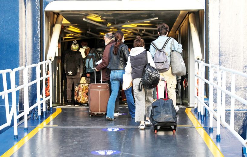 Εκπτώσεις σε ακτοπλοϊκά και αεροπορικά εισιτήρια για μετάβαση των νεοδιορισθέντων εκπαιδευτικών στην περιοχή τοποθέτησής τους