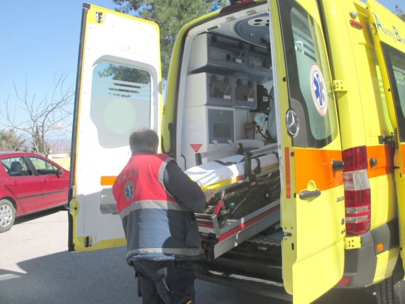 Βέροια: Γυναίκα βρέθηκε με μαχαίρι καρφωμένο στον λαιμό μέσα στο διαμέρισμά της