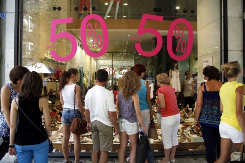 Ξεκινούν τη Δευτέρα 10 Ιουλίου οι θερινές εκπτώσεις 