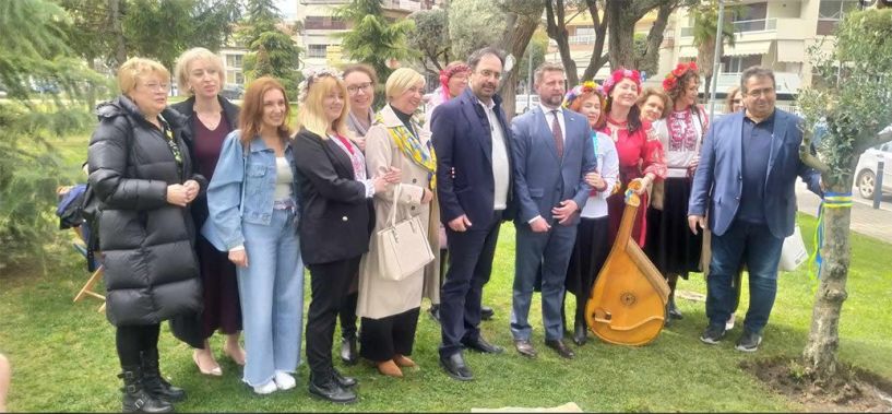 Βέροια: Δυο ελιές φυτεύτηκαν συμβολικά χθες στα πάρκα Ελιάς και Αγ. Αναργύρων, στο πλαίσιο της Ελληνουκρανικής φιλίας