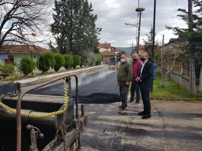 Διανοίξεις δρόμων και ασφαλτοστρώσεις από τη Διεύθυνση Τεχνικών Υπηρεσιών Δήμου Βέροιας (Εικόνες)