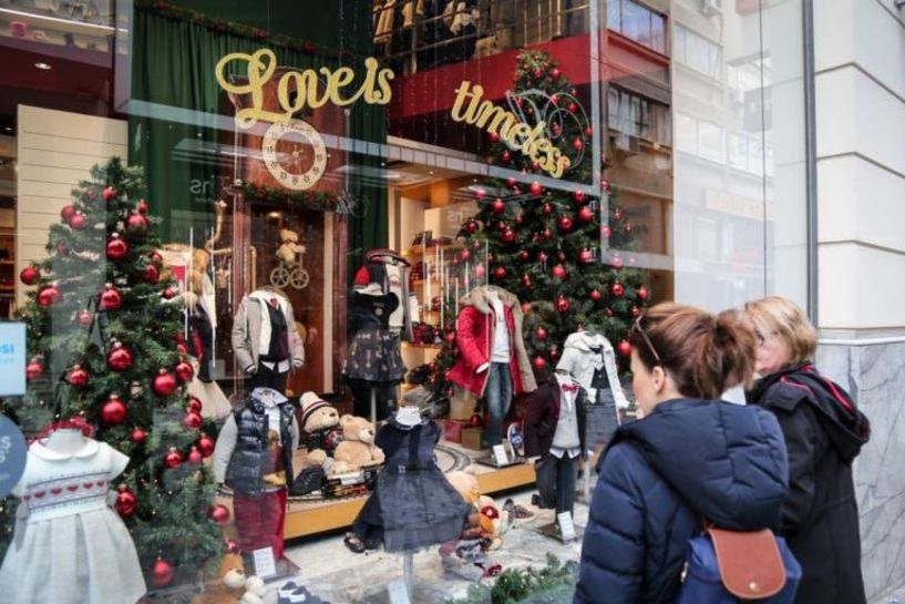 Ξεκινά το Χριστουγεννιάτικο ωράριο λειτουργίας στη Βέροια - Ποιες Κυριακές θα ανοίξουν τα καταστήματα