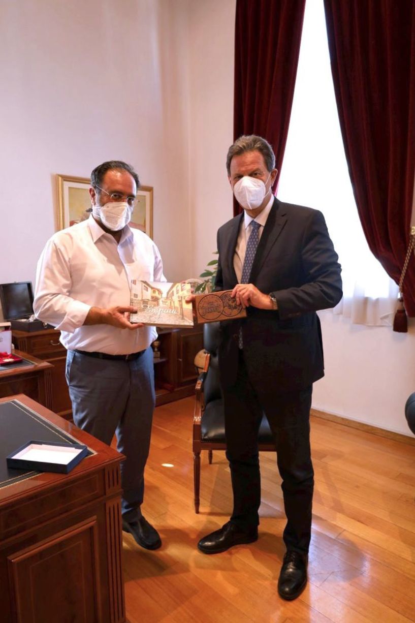 Κυβερνητικό κλιμάκιο της ΝΔ στον Δήμαρχο Βέροιας