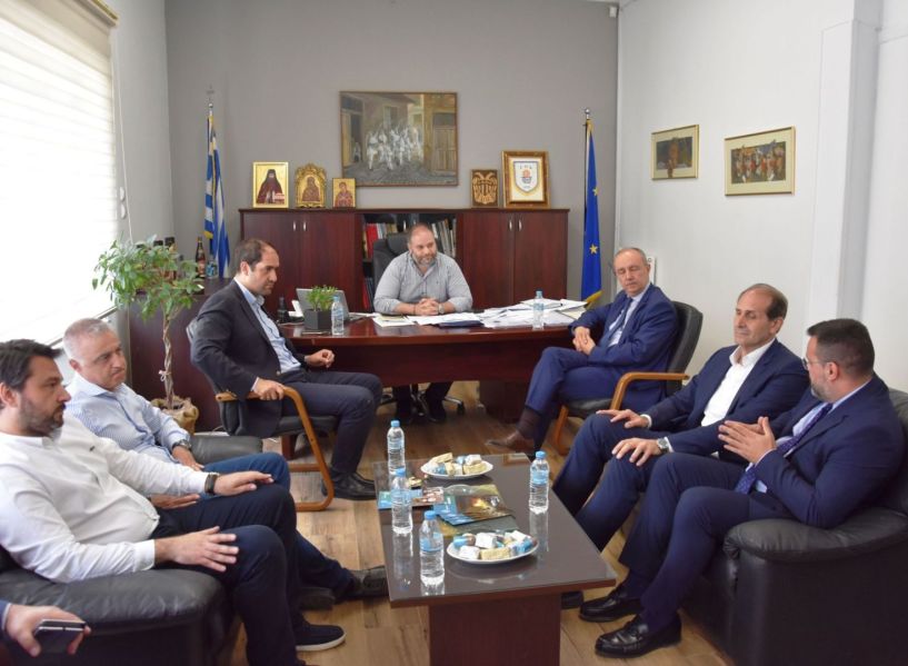 Κουτσογιάννης σε Κεφαλογιάννη:   Σύνδεση της Νάουσας με την Εθνική Οδό  και παραχώρηση του Στρατοπέδου Μίγγα  στον Δήμο για την αξιοποίηση του