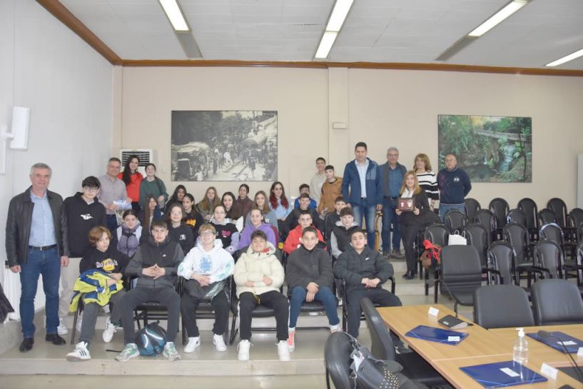 Επίσκεψη μαθητών του σχολείου Teofilo Patini L’ Aquila της Ιταλίας στο Δημαρχείο Νάουσας