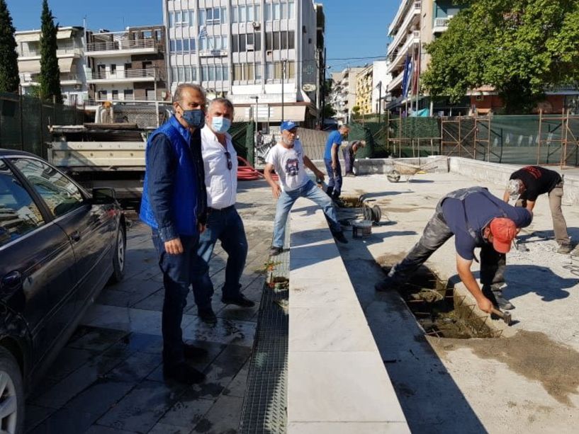 Η Πλατεία Ωρολογίου Βέροιας αποκτά και πάλι το σιντριβάνι της (Εικόνες)