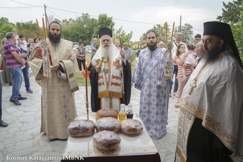 Βεροιώτικα και Λαογραφικά - Ιερός Ναός Αγίας Τριάδας (Πανόραμα Βέροιας) Μια εκατονταετηρίδα «ζωής»