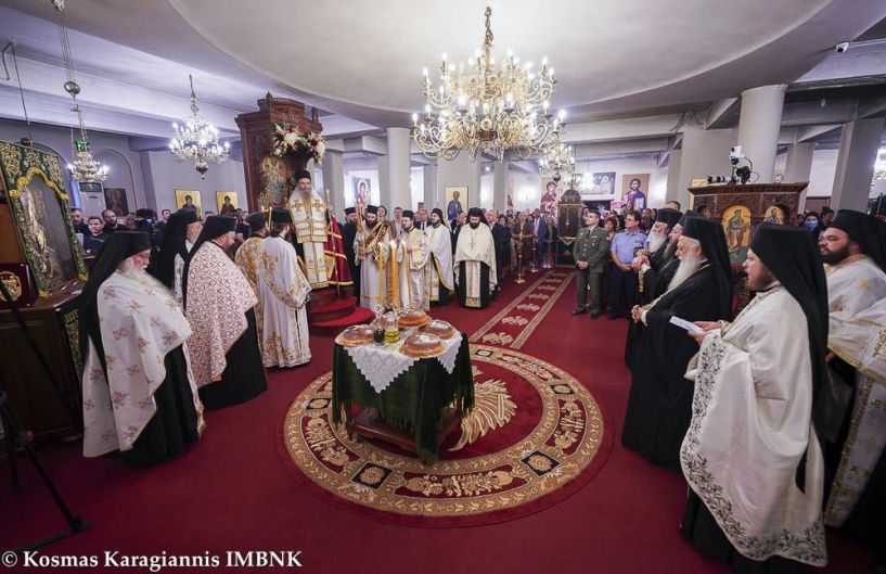 Πολυαρχιερατικός Εσπερινός εορτής μετακομιδής Ιερού Λειψάνου Αγίου Λουκά. Με συγκίνηση τα εγκαίνια της έκθεσης φωτογραφίας και εικόνας «Ιατρών το αγλάϊσμα» (βίντεο)