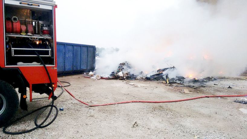 Ανακυκλώσιμα υλικά έκαψε φωτιά σε εταιρεία ανακύκλωσης του δρόμου Βέροιας-Νάουσας