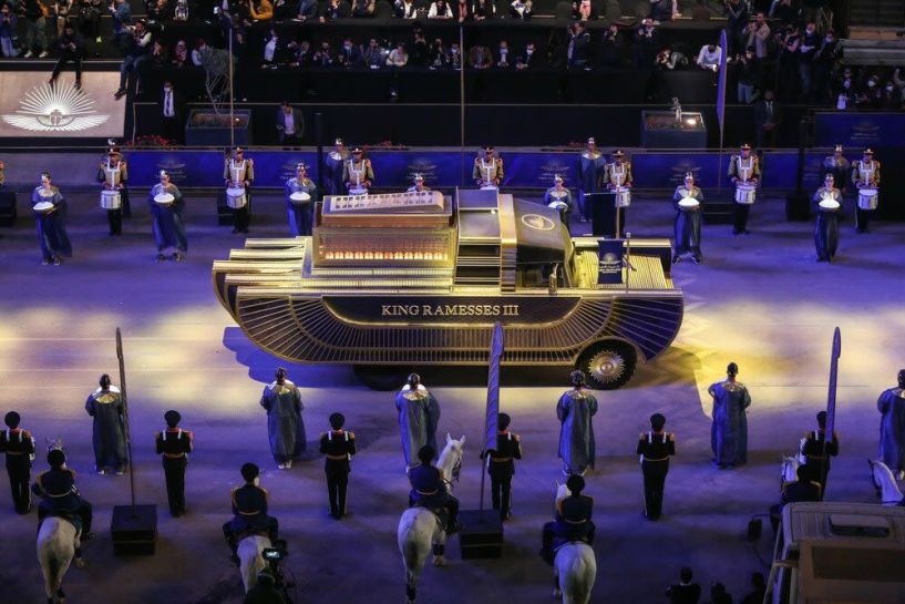 Με λαμπρότητα η «χρυσή παρέλαση» για τη μεταφορά των Φαραώ στο νέο μουσείο στο Κάιρο! (Εικόνες, βίντεο)
