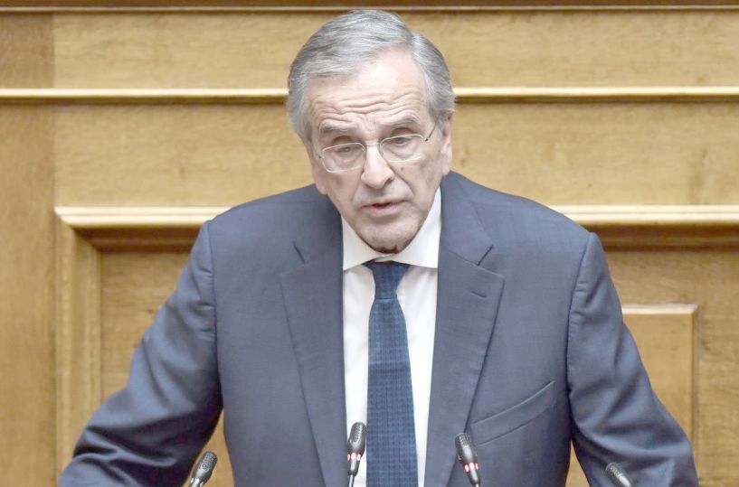 «Βολές» Σαμαρά και αποχή από την ψηφοφορία στη Βουλή για την πρόταση μομφής