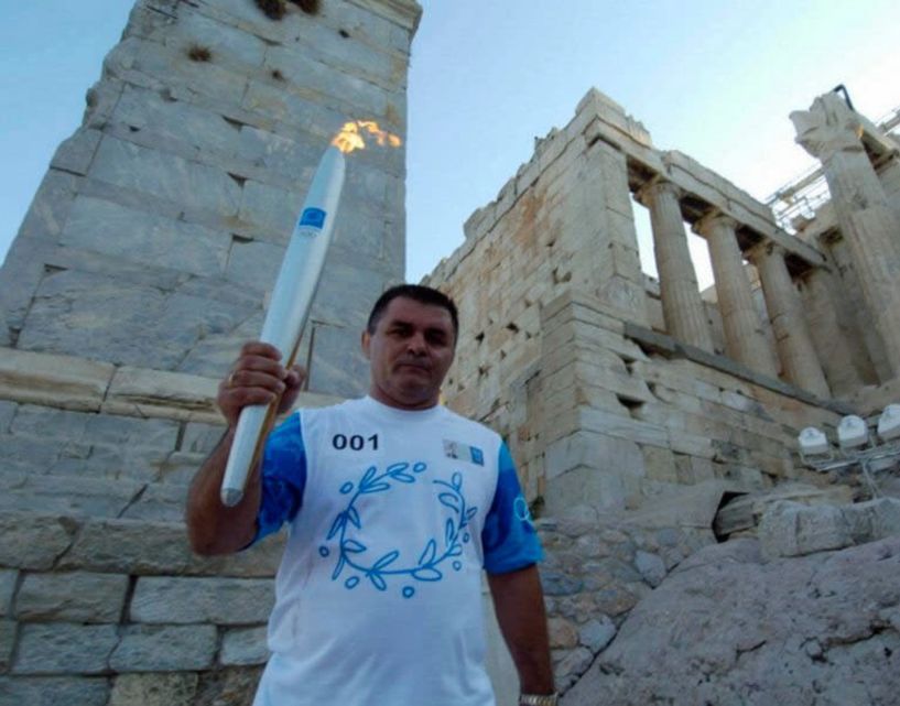 Θρήνος στην ελληνική πάλη! Πέθανε ο Μπάμπης Χολίδης - Βίντεο