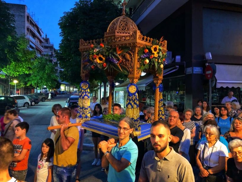 Παραμόνη της Κοιμήσεως της Θεοτόκου στην ενορία της Υπαπαντής Βεροίας (Φωτογραφίες και Βίντεο)