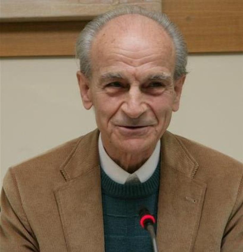 ‘Παιδεία και εκπαίδευση’ του Χρίστου Τσολάκη,  μαζί με μια εύλογη απορία