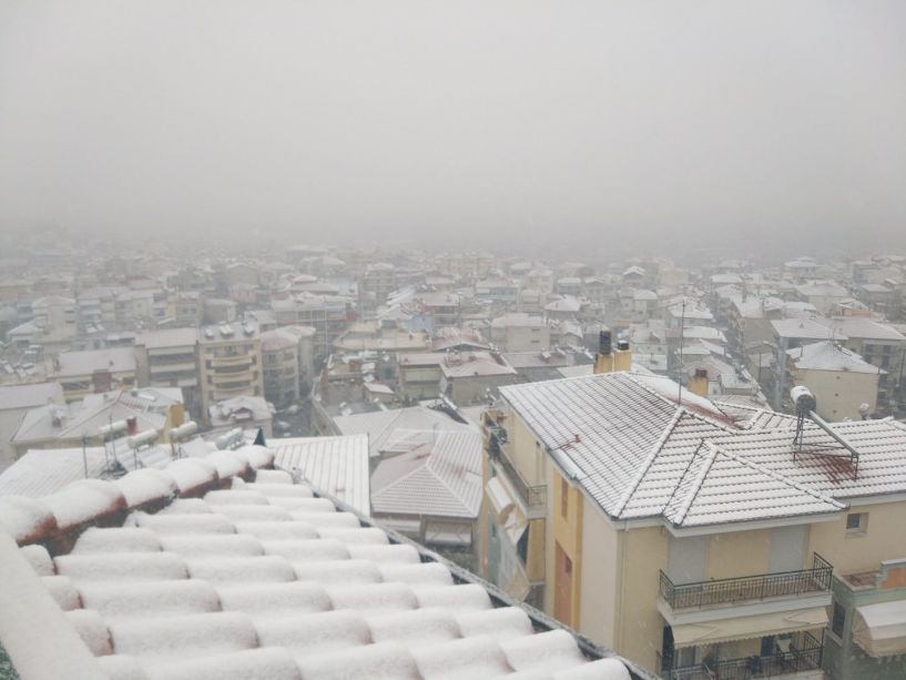 Σε πολλά μέτωπα ο αποχιονισμός από χθες στην Ημαθία  - Μεγάλη προσοχή στους δρόμους από τον παγετό που κρύβει κινδύνους