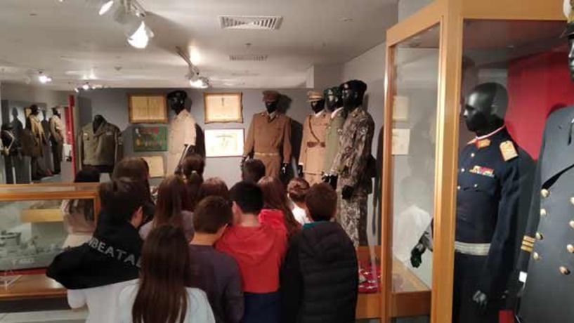  Η έκτη τάξη του 2ου δημοτικού σχολείου Βέροιας επισκέφθηκε την έκθεση  ιστορικού υλικού «Ιστορικό Πανόραμα