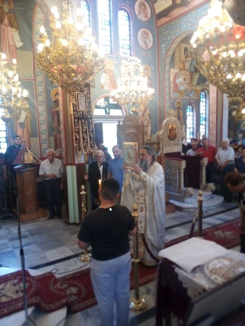 Θεία λειτουργία και μνημόσυνο  στην Ιερά Μονή Αγίου Γεωργίου  Περιστερεώτα στο Ροδοχώρι  την γιορτή του Αγίου Πνεύματος