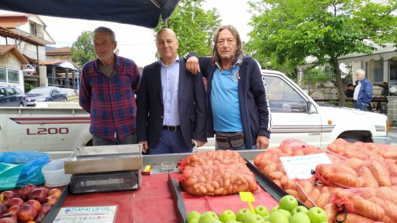 Στην Λαϊκή Αγορά της Βέροιας ο υποψήφιος βουλευτής Ημαθίας Βασίλειος Κοτίδης, της Ελληνικής Λύσης-Κυριάκος Βελόπουλος