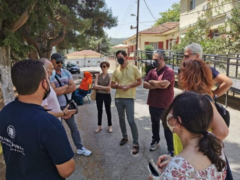 Ο Άγγελος Τόλκας και αντιπροσωπεία του ΣΥΡΙΖΑ Ημαθίας στην  προσφυγική δομή της Αγίας Βαρβάρας