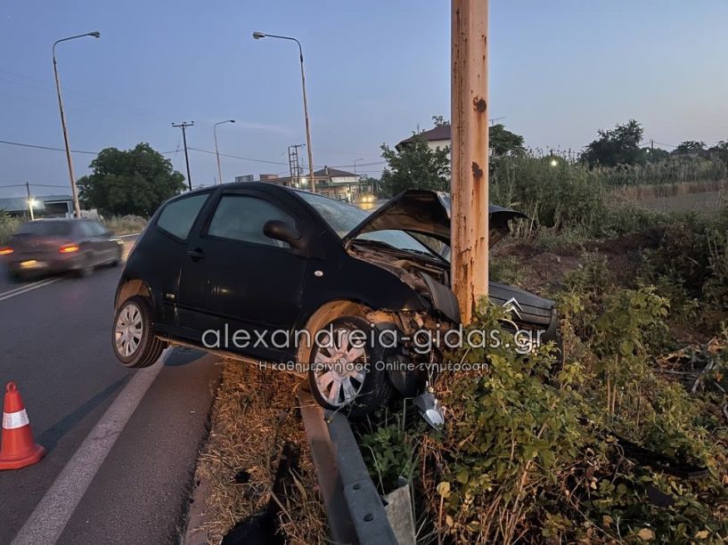 Νησέλι: Αυτοκίνητο καρφώθηκε σε κολόνα φωτισμού