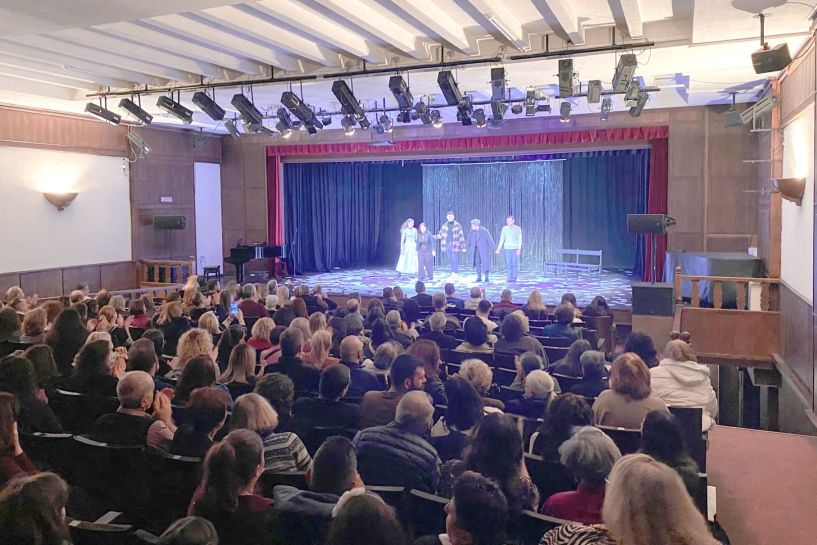 Οι «Λευκές Νύχτες» του ΔΗΠΕΘΕ Βέροιας, τρυπώνουν στη συνείδηση του θεατή