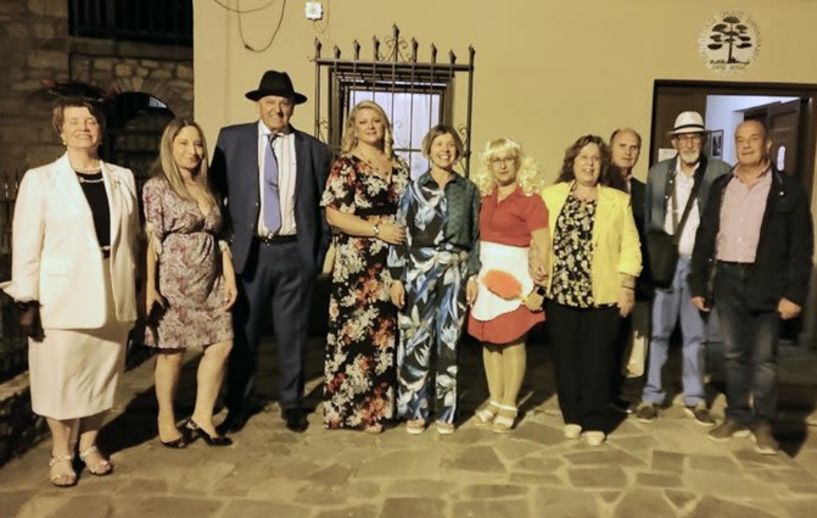 Η ΘΕΑΤΡΙΚΗ  ΠΑΝΔΑΙΣΙΑ  ΣΤΟ ΞΗΡΟΛΙΒΑΔΟ ΜΙΑ ΒΡΑΔΙΑ ΠΟΛΙΤΙΣΜΟΥ, ΧΑΡΑΣ, ΚΕΦΙΟΥ ΚΑΙ ΑΙΣΙΟΔΟΞΙΑΣ