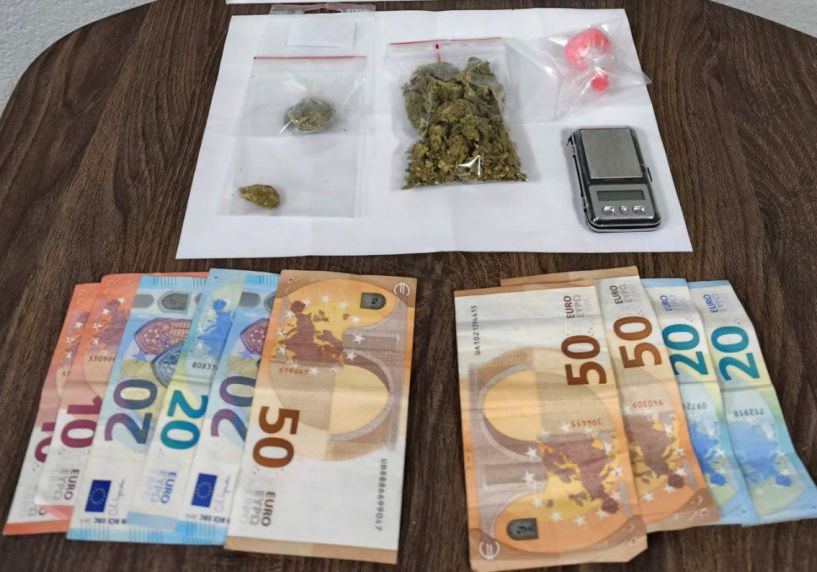 Συνελήφθησαν 3 άτομα στην Ημαθία για παραβάσεις της νομοθεσίας περί ναρκωτικών - Κατασχέθηκαν ποσότητες κοκαΐνης και ακατέργαστης κάνναβης