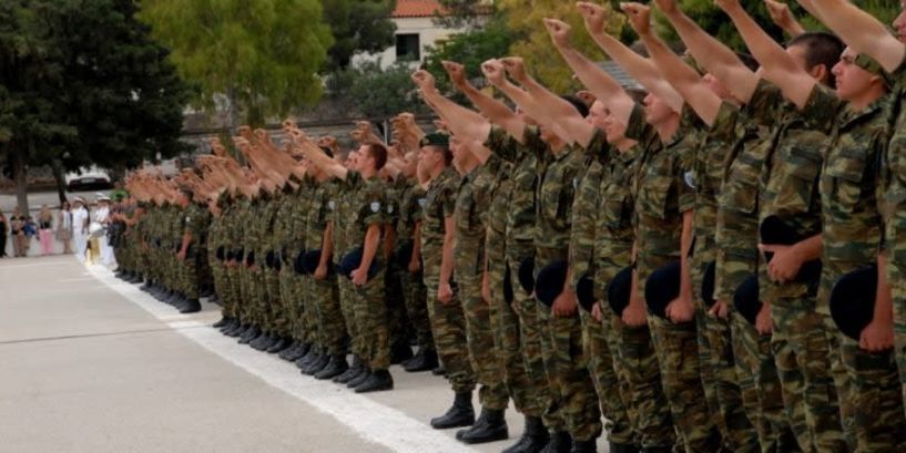 Αναστέλλεται η άδεια ορκωμοσίας των νεοσυλλέκτων στον Στρατό λόγω Κορωνοϊού