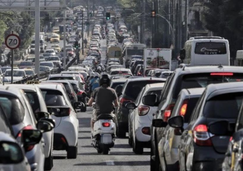 Σε πλήρη εφαρμογή πλέον ο νέος Κώδικας Οδικής Κυκλοφορίας για οχήματα, οδηγούς και συνοδηγούς -Αναλυτικά, τα «τσουχτερά» πρόστιμα για τις πιο συχνές παραβάσεις 