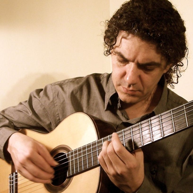 Ο Δημήτρης Κουρζάκης μιλάει για το Διεθνές Φεστιβάλ κιθάρας Βέροιας, στον AKOU 99.6