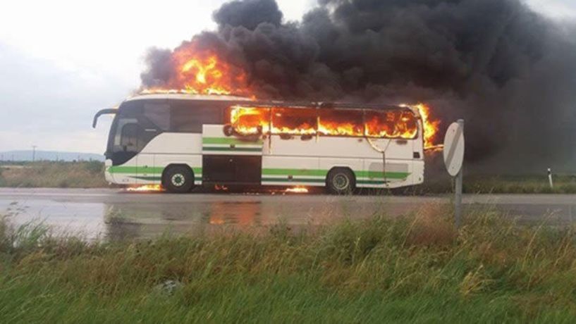 Κεραυνός χτύπησε λεωφορείο γεμάτο επιβάτες στον Έβρο