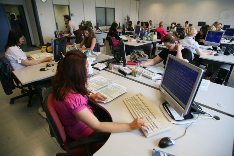 Σύστημα χρηματικής ανταμοιβής σε ΟΤΑ και Δημόσιο που θα φτάνουν έως έναν ή και δύο επιπλέον μισθούς τον χρόνο