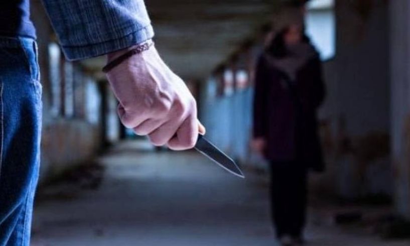 Ληστεία υπό την απειλή μαχαιριού στην Αλεξάνδρεια
