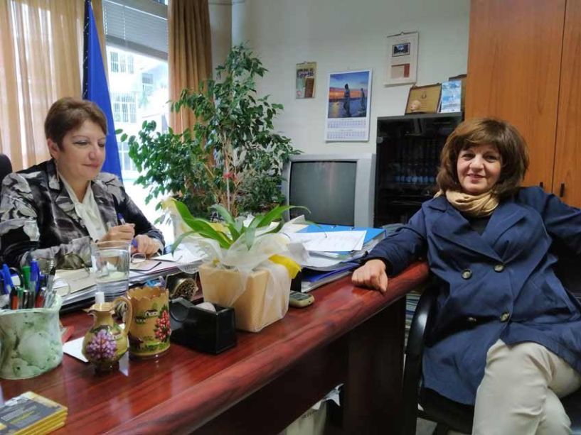 Τα προβλήματα στα γυμνάσια - λύκεια συζήτησε η βουλευτής Φρόσω Καρασαρλίδου με τη διευθύντρια Β/θμιας Εκπαίδευσης κα Μαυρίδου